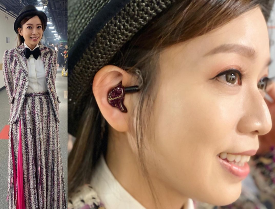 Hong Kong Singer Gloria
