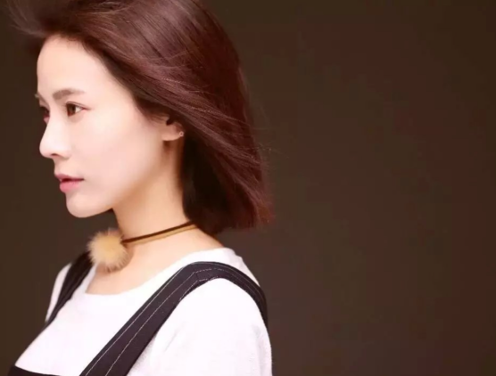 Singer Lin Shuang